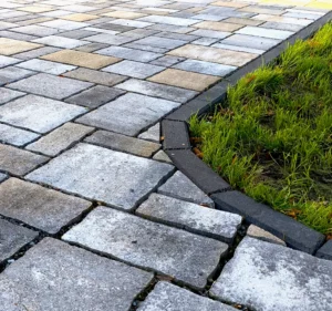 scheiden von Rundungen bei Betonsteinen und Borden